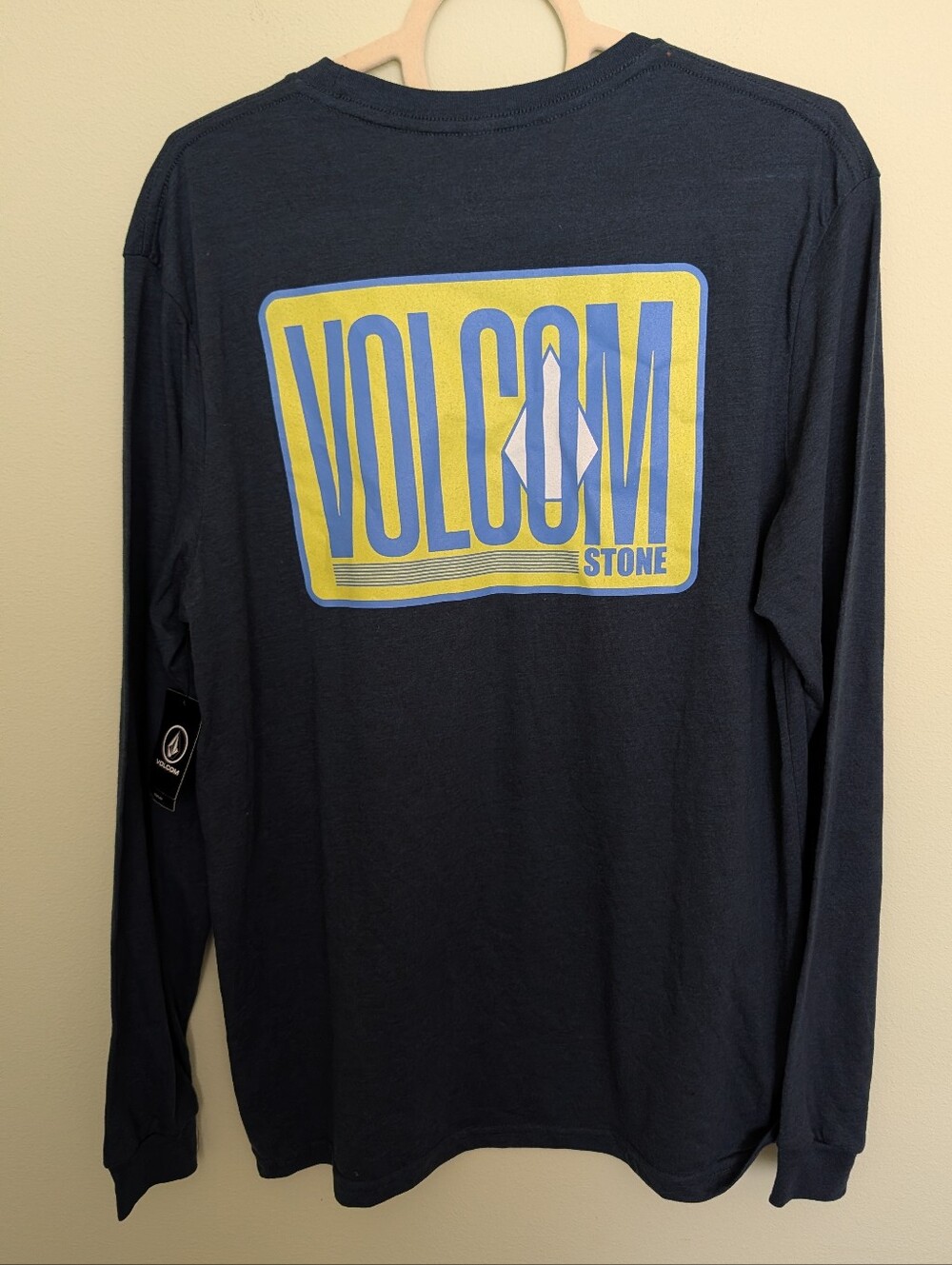 Volcom Stone Men’s Medium Long Sleeve Graphic T Shirt Navy Blue NWT